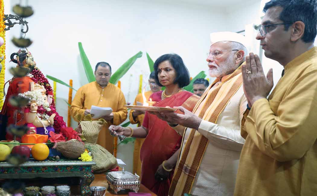 Prime Minister Modi at the residence of the Chief Justice of the Supreme Court