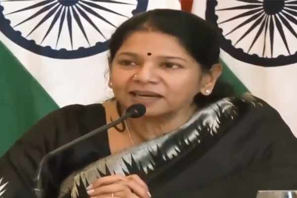 Kanimozhi's answer in Spain What is the national language of India?