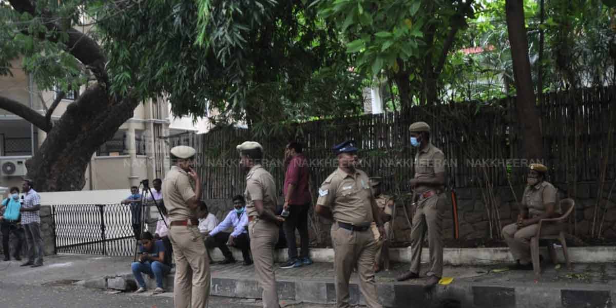 Karthi Chidambaram's house raid completed (pictures)