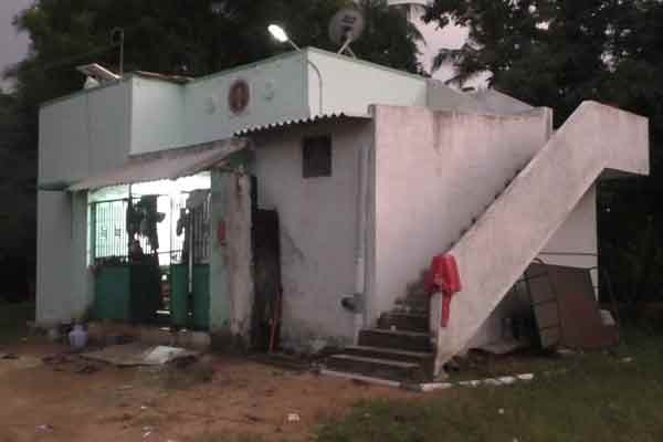 Robbery near trichy The robbers who escaped in the car!