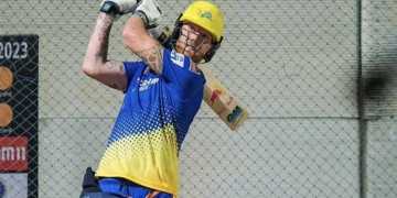 Ben Stokes injured in CSK? Shock given by Mike Hussey!!