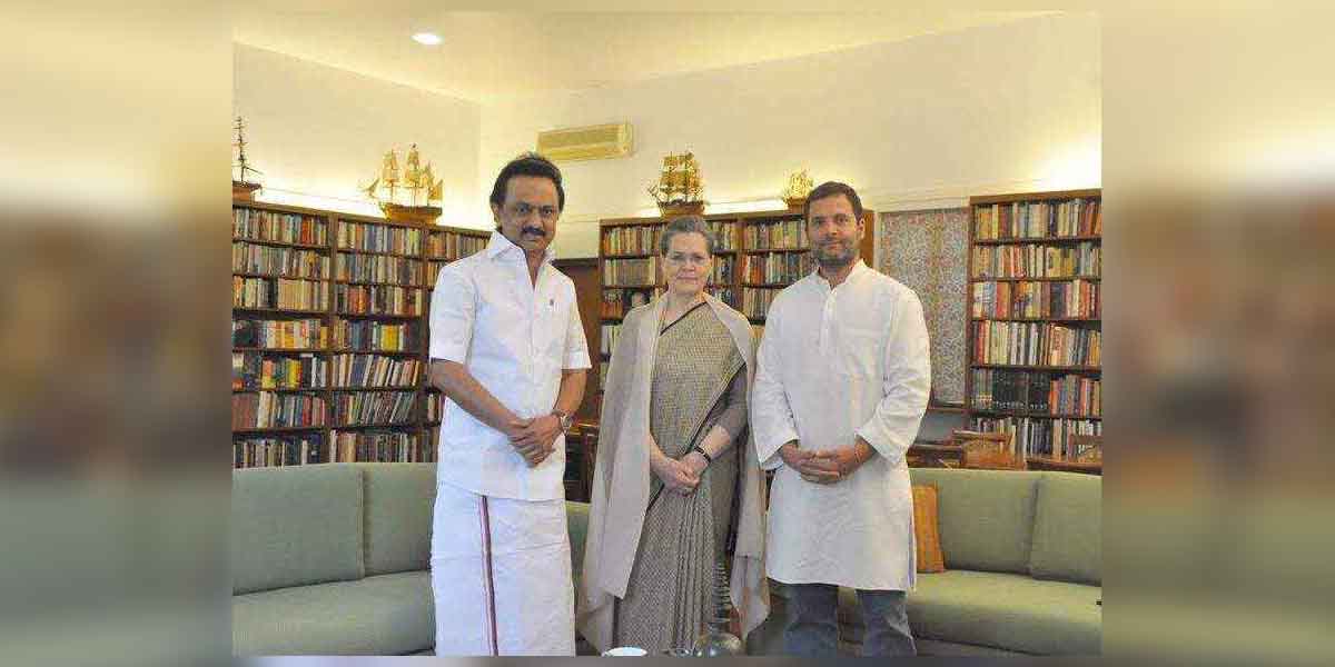 MK Stalin meets Sonia, Rahul Gandhi!