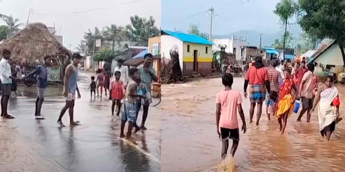 The lake bank broke and the flood entered the town - the villagers are suffering