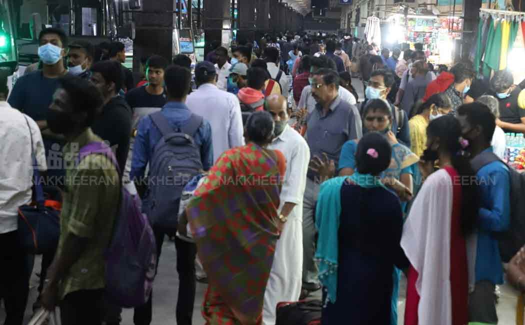 Public gathered in CMBT bus stand