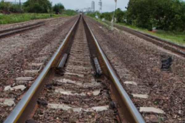 Woman found with daughters on train tracks and police investigating intensively in kerala