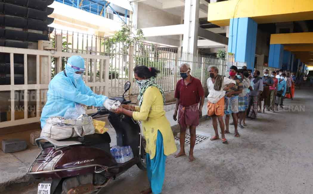 Trans Community Kitchen feeds roadside people and the helpless ..!