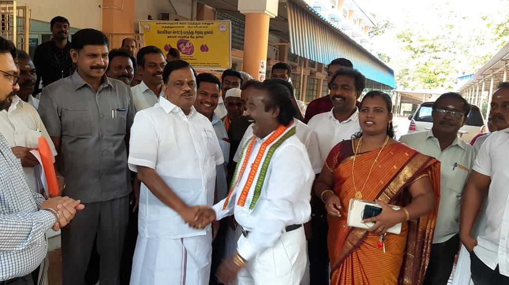 'It's just like this ... we will be friendly with DMK and ADMK !!