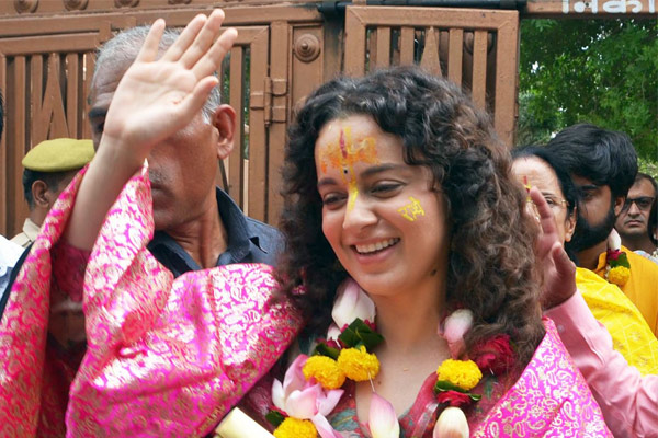 Kangana Contest in 2024 Elections as bjp canditate Confirmed by his Father