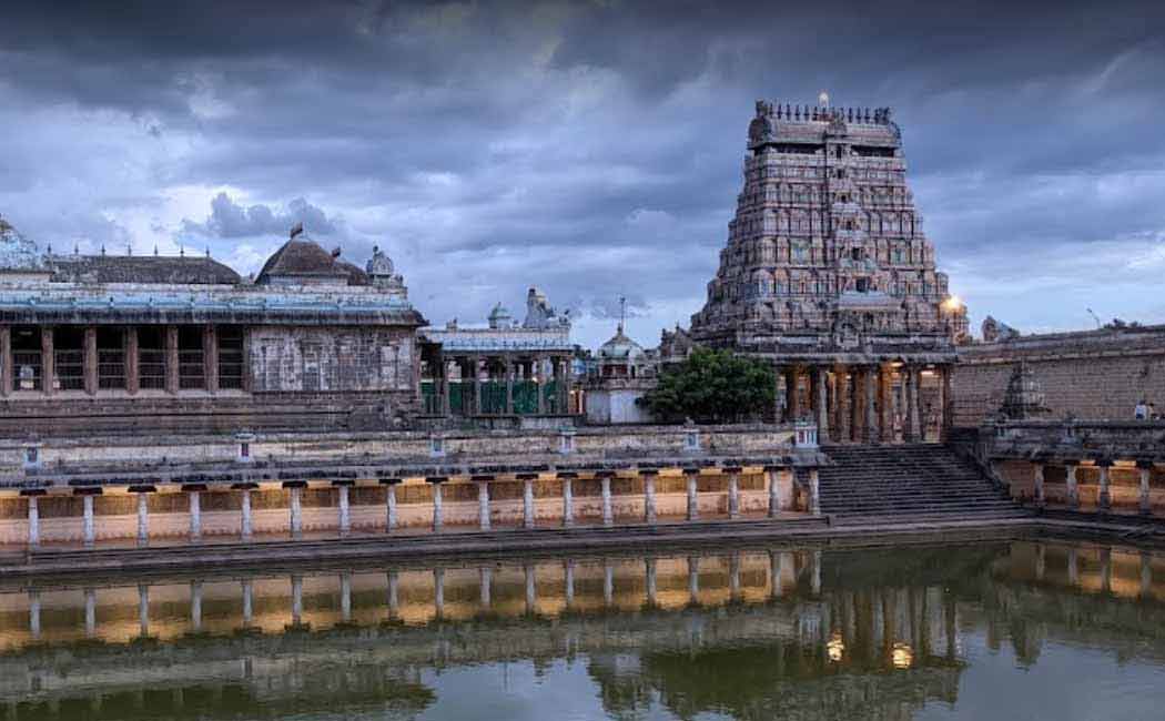 one who knocked Dikshitar playing cricket in the Nataraja temple was kicked