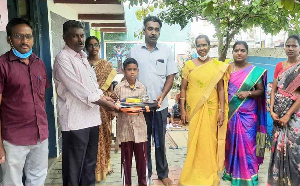 100 new students at the municipal school