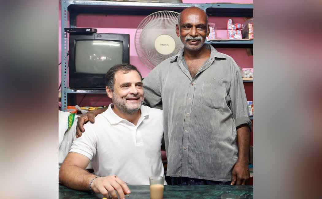 A conversation with a tea shop owner; Rahul Gandhi in Kerala