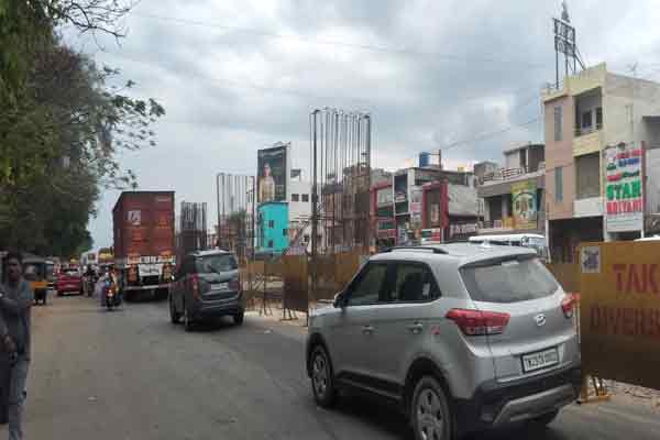 ambur bus stand near highway fly over bridge people asked temporary bus stop