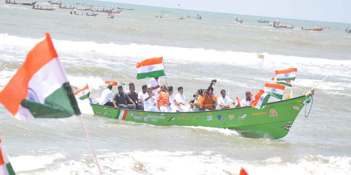 bjp Annamalai rally in deep sea (pictures)