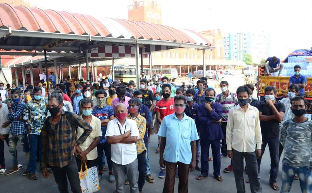 police made a Corona awareness to peoples