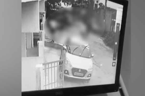 A young woman incident on the road try to caught a gang of 5