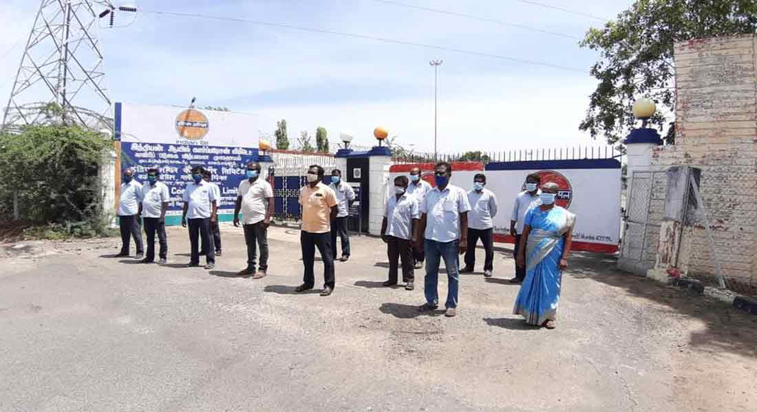 Pay the salary immediately; Work as court orders - Workers slogan