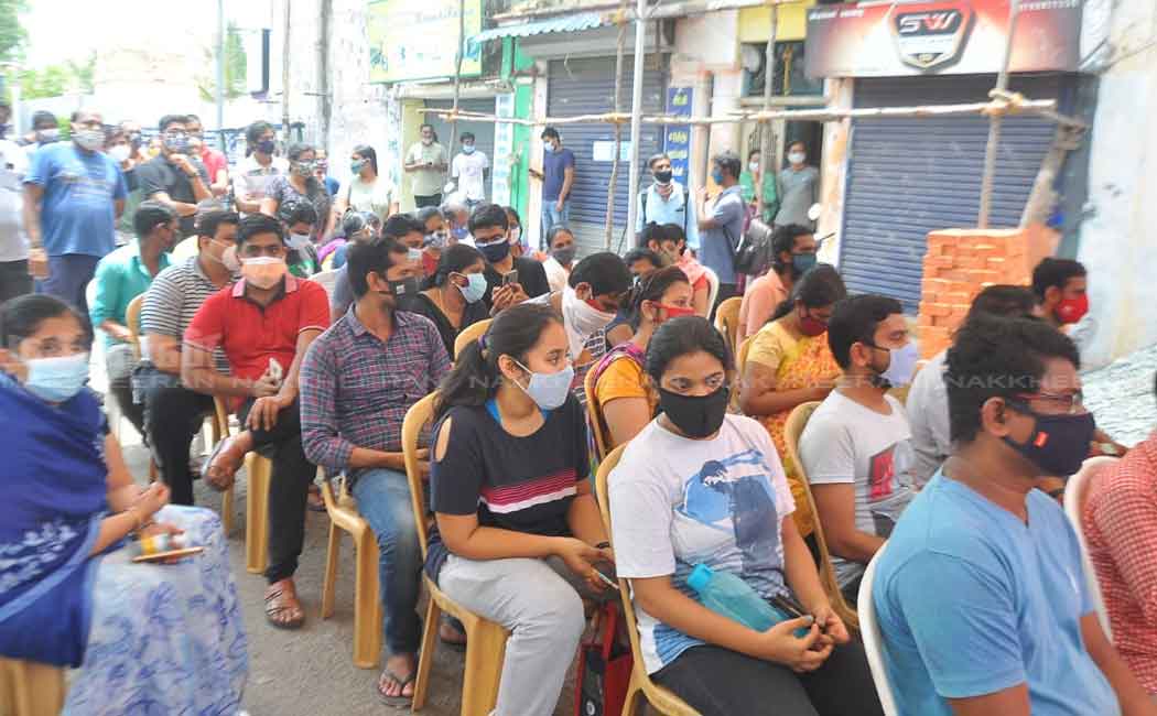 Udayanithi Stalin attends corona vaccination camp