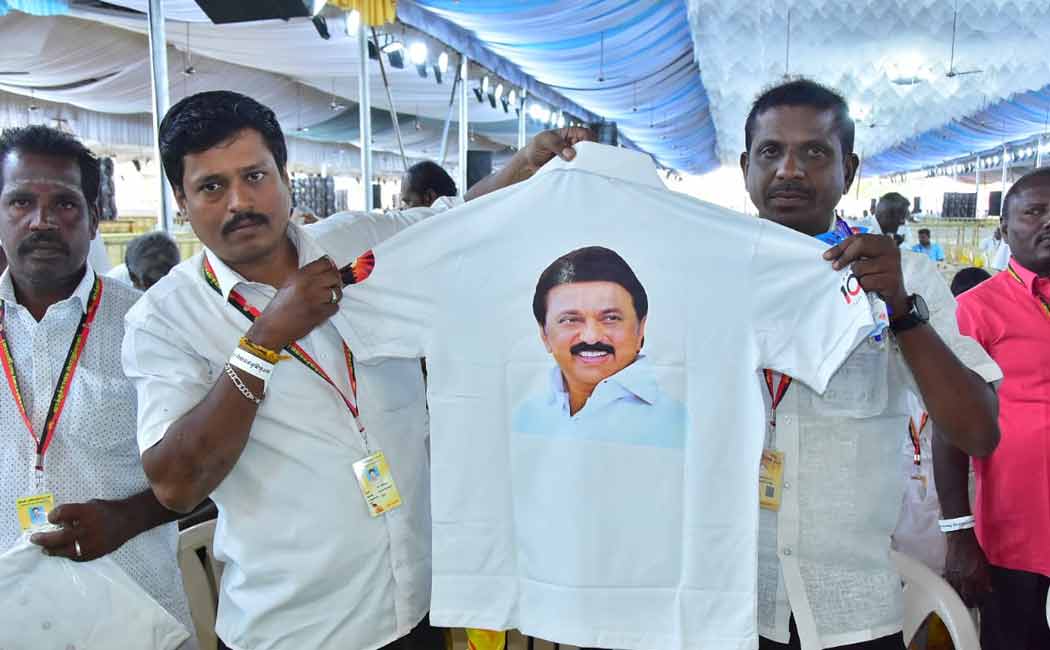 Chief Minister stalin honoring the late Kargil soldiers