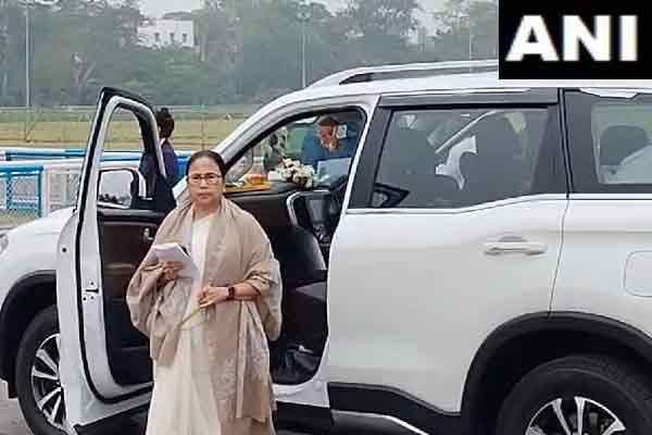 "Trinamul alone in West Bengal" - Mamata Banerjee in action