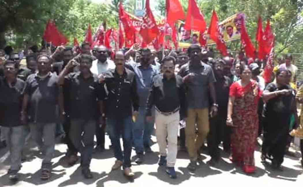 Private train! Trade unions struggle