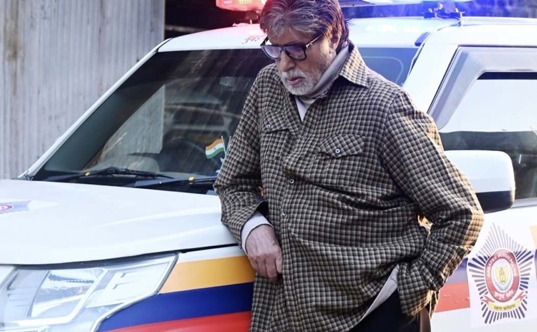 Amitabh Bachchan post viral