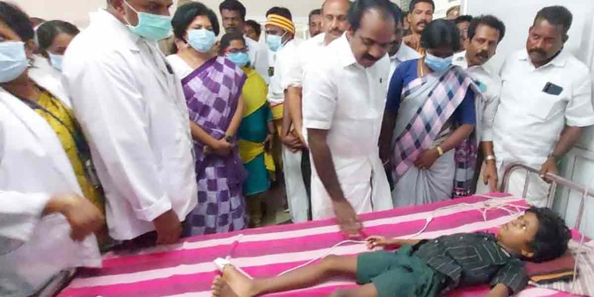 Student injured when school roof collapses ... Minister Meyyanathan consolation!