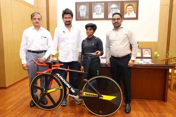 cycling student request udhayanidhi stalin gives cycle covai student