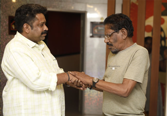 Bharathiraja flexible after watching 'Mamanithan' movie!