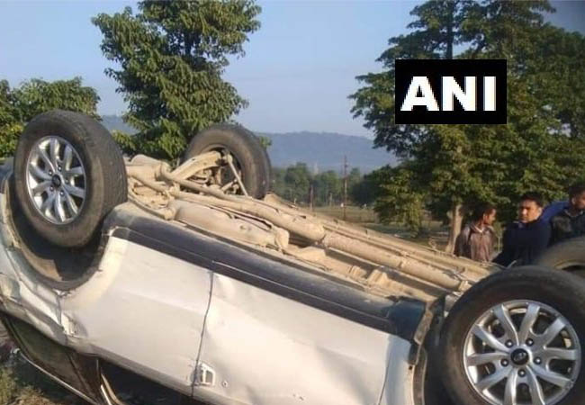 Uttarakhand: BJP MP from Garhwal, Tirath Singh Rawat's car met with an INCIDENT