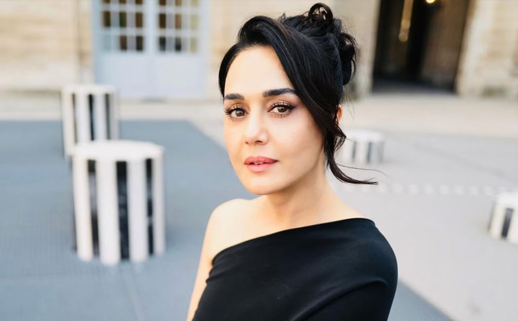 Preity Zinta angry replied to maxwell releated question