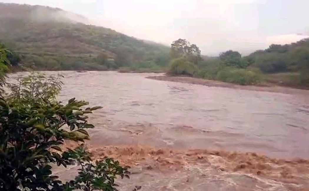 Traffic disrupted due to flash floods near Anthiyur