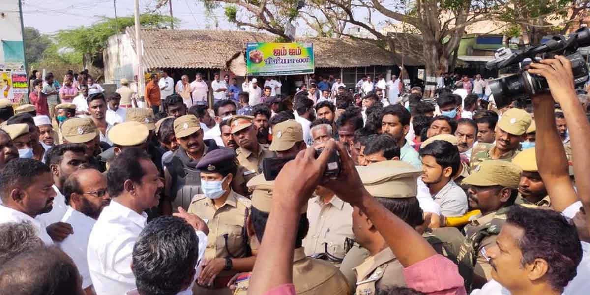 AIADMK, DMK councilors sue 15!