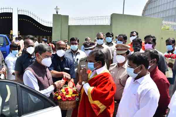 Governor of Trichy rushed! mayor welcome