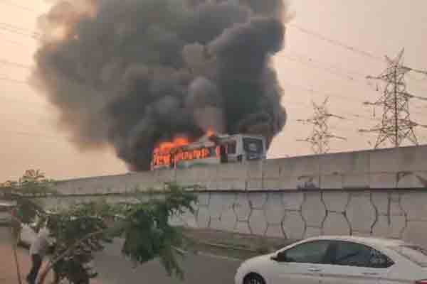 A government bus suddenly caught fire on the road