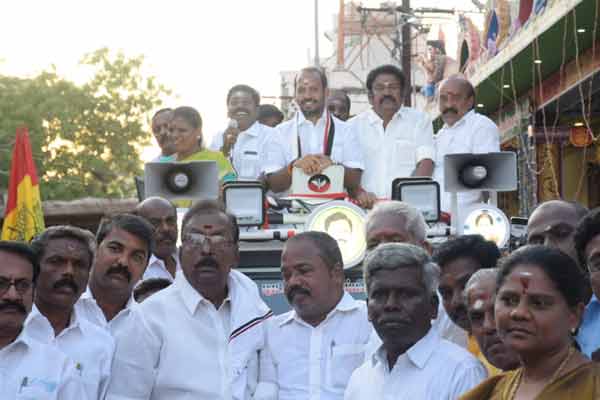 AIADMK candidate Karuppaiya said I will be the voice of the people in Parliament" -