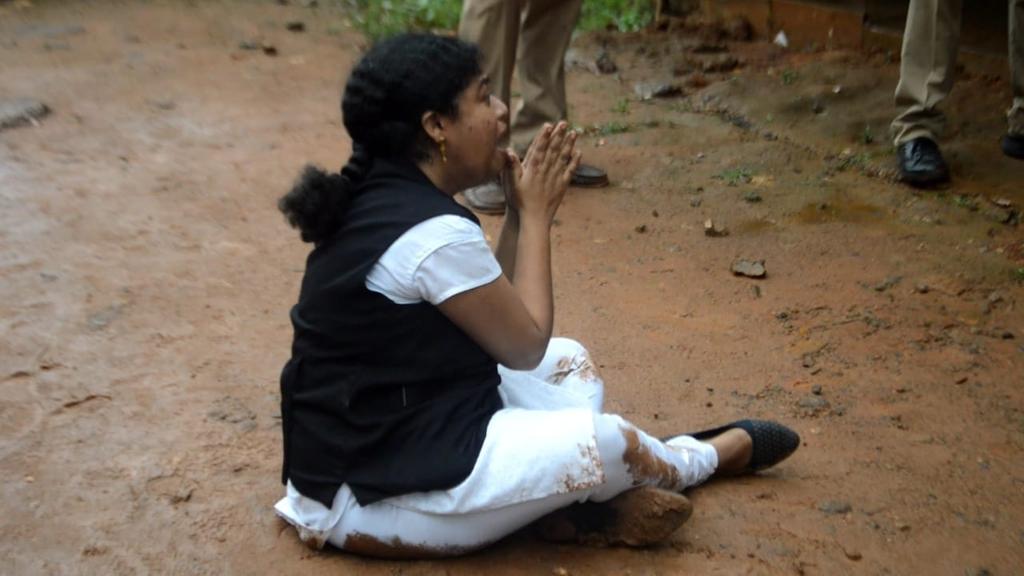 Dowry cruelty .... Female lawyer crying in front of husband's house!