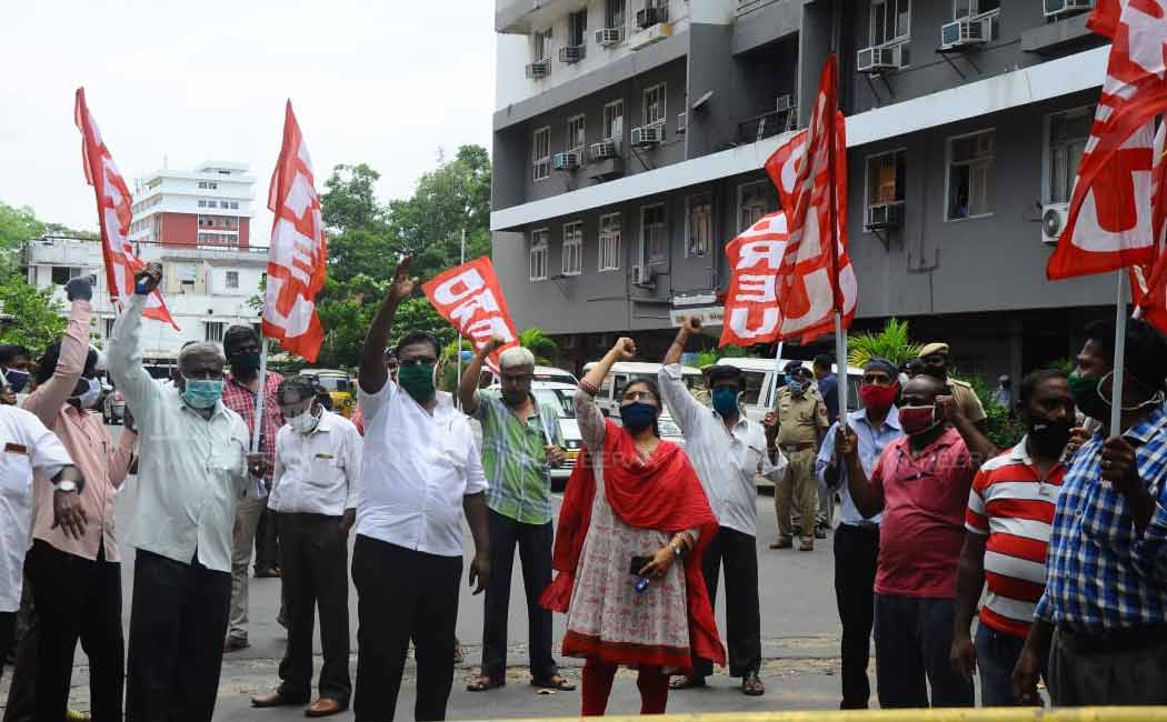 Railway stafs against Privatization