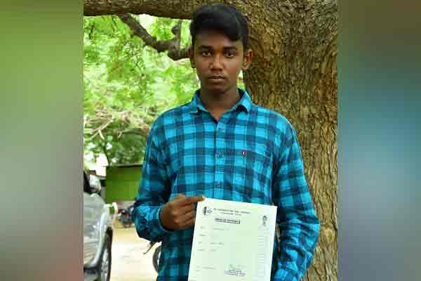 student Chinnadurai who excelled in class 12 despite many difficulties