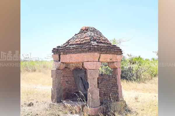 vijayanagara kingdom age bow warrior statue discovered in virudhunagar thirusuli area