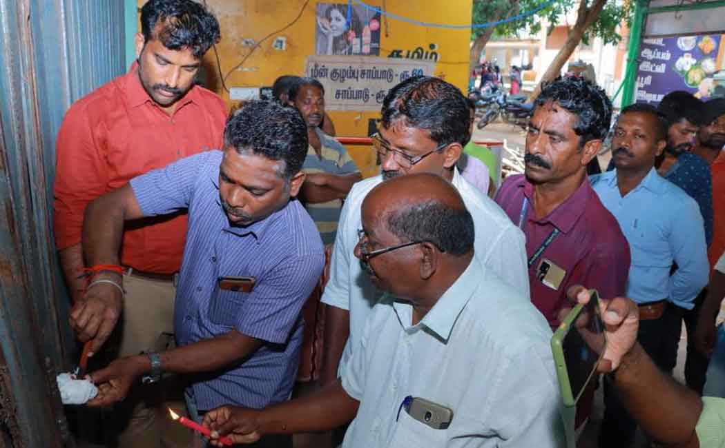 Private restaurant in government hospital sealed!