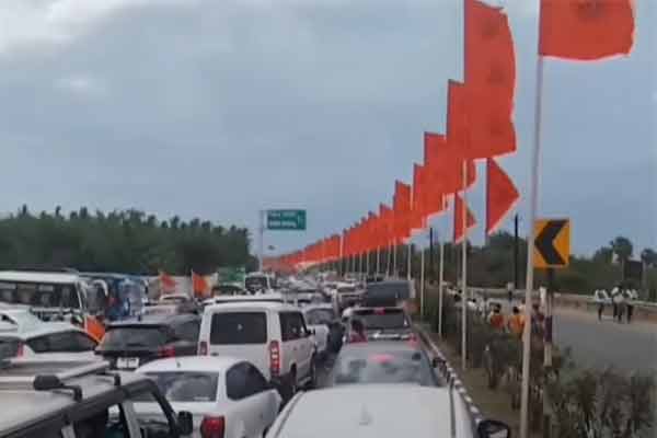 Muruga devotees conference traffic jam in Madurai