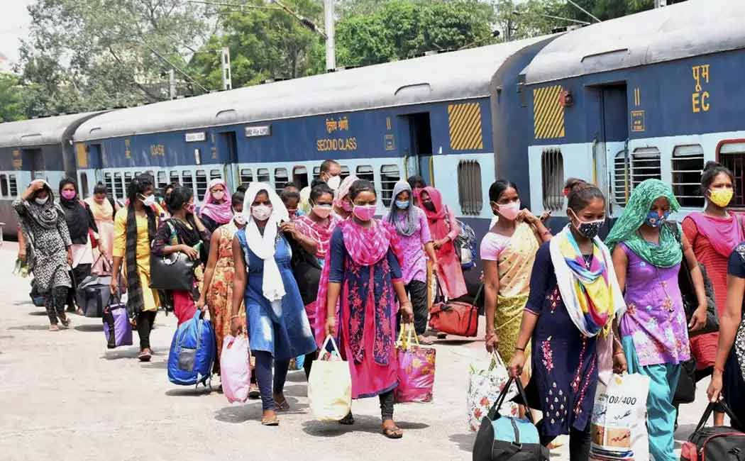 860 women arrived in Tamil Nadu by special train to work