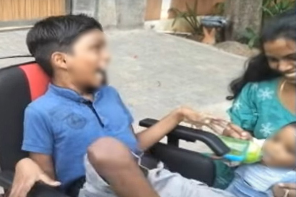 special child wait to meet vijay in his house