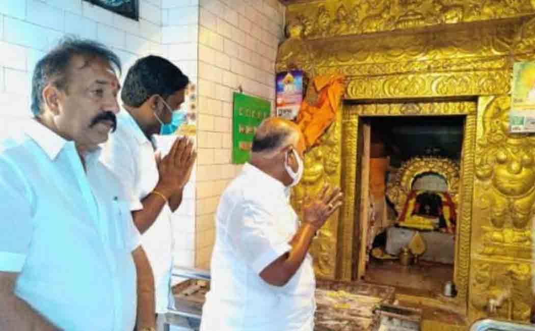 DMK worship at the temple to win the urban election!