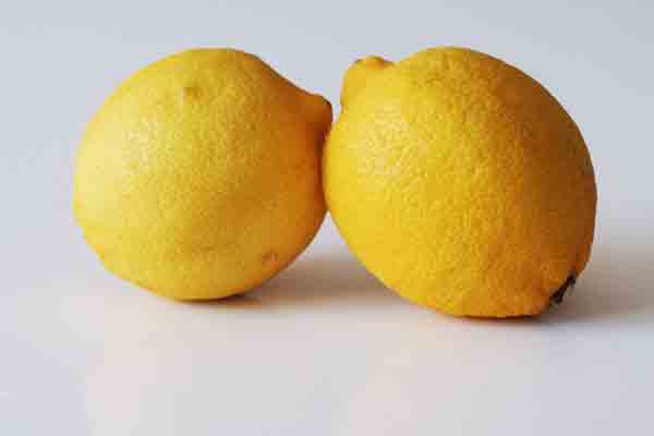 A lemon fruit auctioned for 15 thousand!