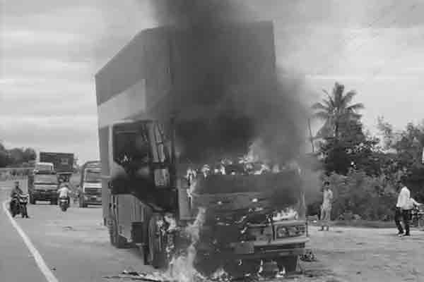 Container lorry carrying 10 luxury cars worth Rs 1.5 crore catches fire midway