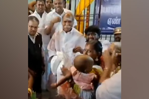 Ration shops reopen in PudUCHEERRY