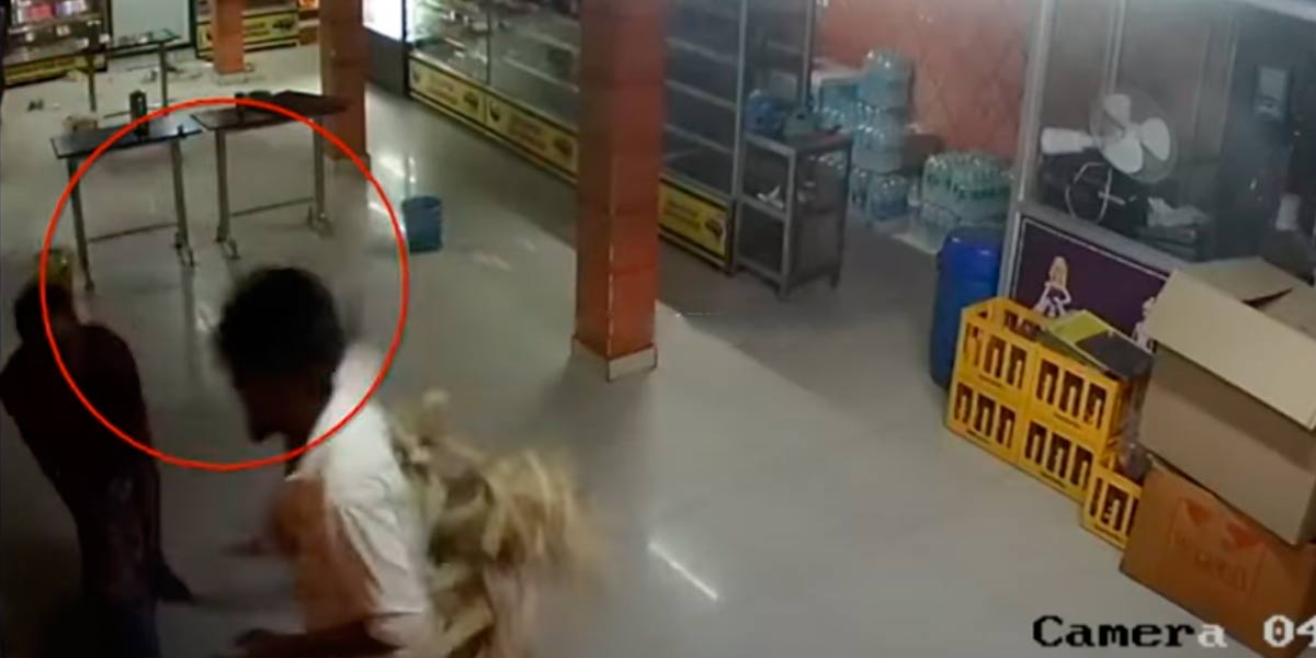 Tea shop owner assaulted by asking for gutka; Exciting CCTV footage