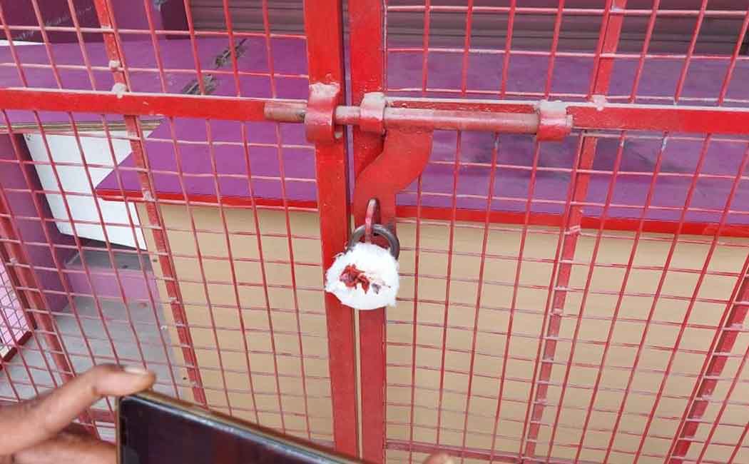 Violation of curfew rules; Consecutive locked and sealed stores!