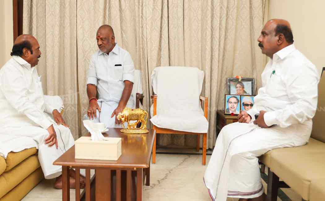 tn cm mk stalin meets former cm panneerselvam
